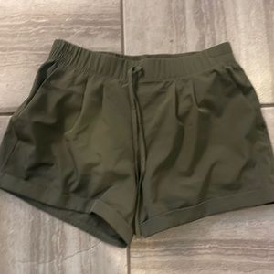 Zyia Olive Summer Shorts Size Small